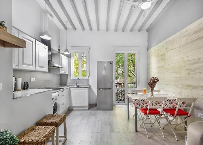 Modern & Bright Loft Near Market Alicante