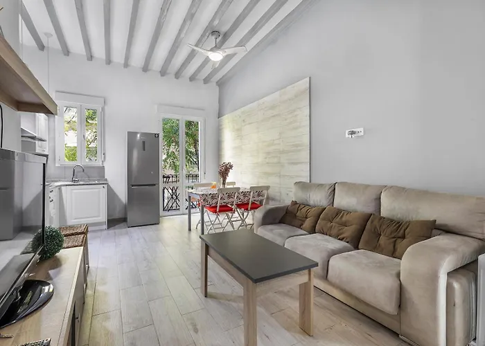 Modern & Bright Loft Near Market Apartmán *