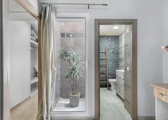 Modern & Bright Loft Near Market *